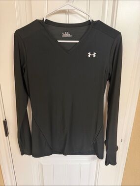 Under Armour Black Women’s Long Sleeve V-Neck Performance Top
